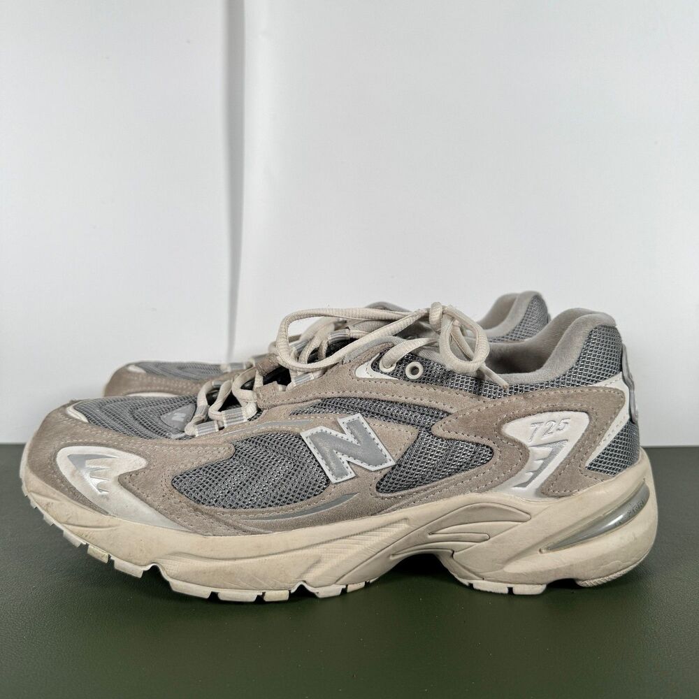 New Balance 725 Women’s Gray Mesh & Suede Athletic Sneakers